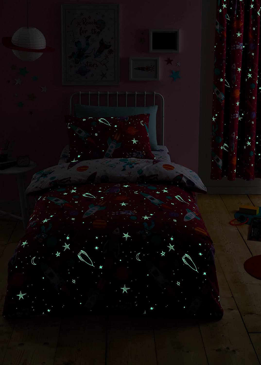 Girl Astronaut Glow in the Dark Quilt Cover Set in Pink Single Bed - Image 4